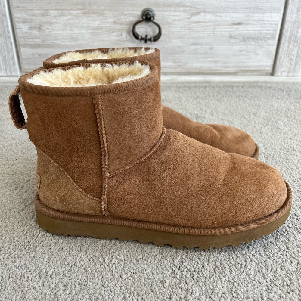 UGG Classic Mini II